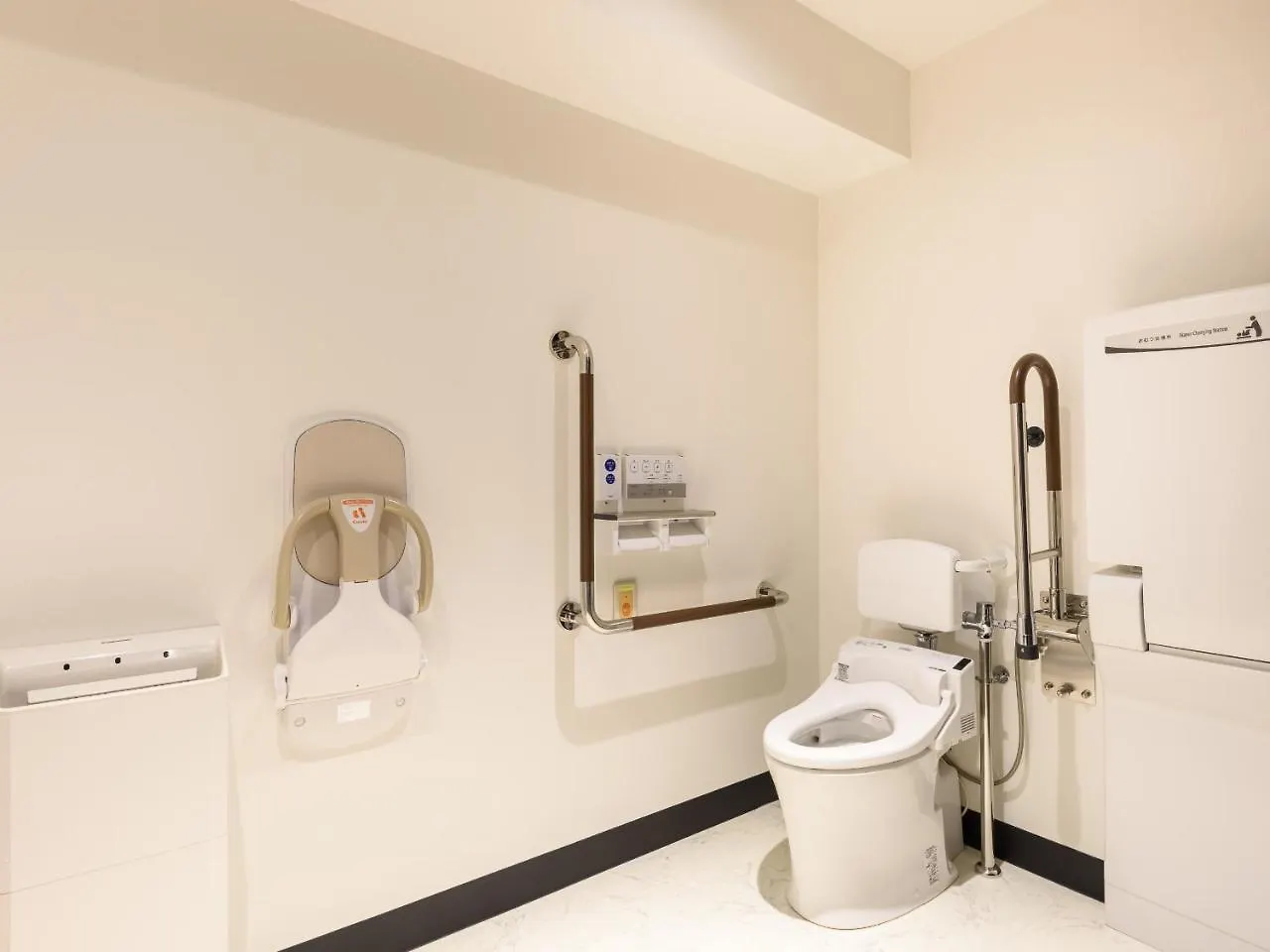 Apa Hotel Hatchobori Shintomicho Tokyo